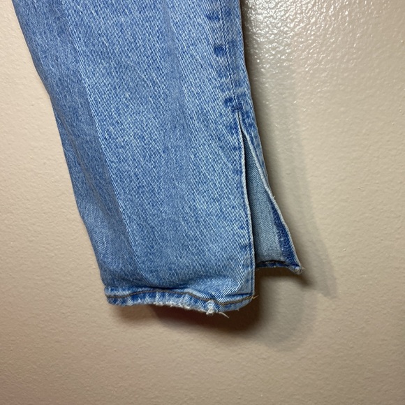 ABERCROMBIE & FITCH - LIGHT WASH STRAIGHT LEG HIGH RISE JEANS - Picture 12 of 14